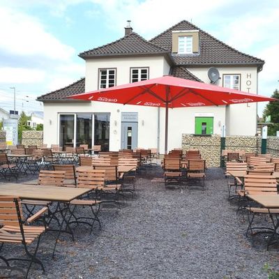Griechisches Restaurant im Bahnhof Steiheim 